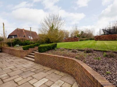 Affordable retaining wall company Kent